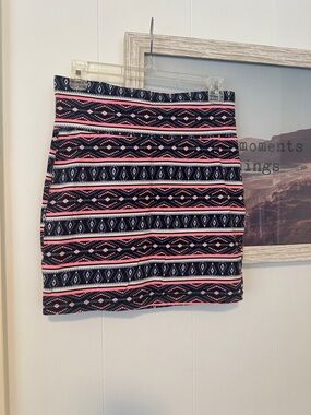Size Large Charlotte Russe Navy and Pink Aztec Mini Skirt